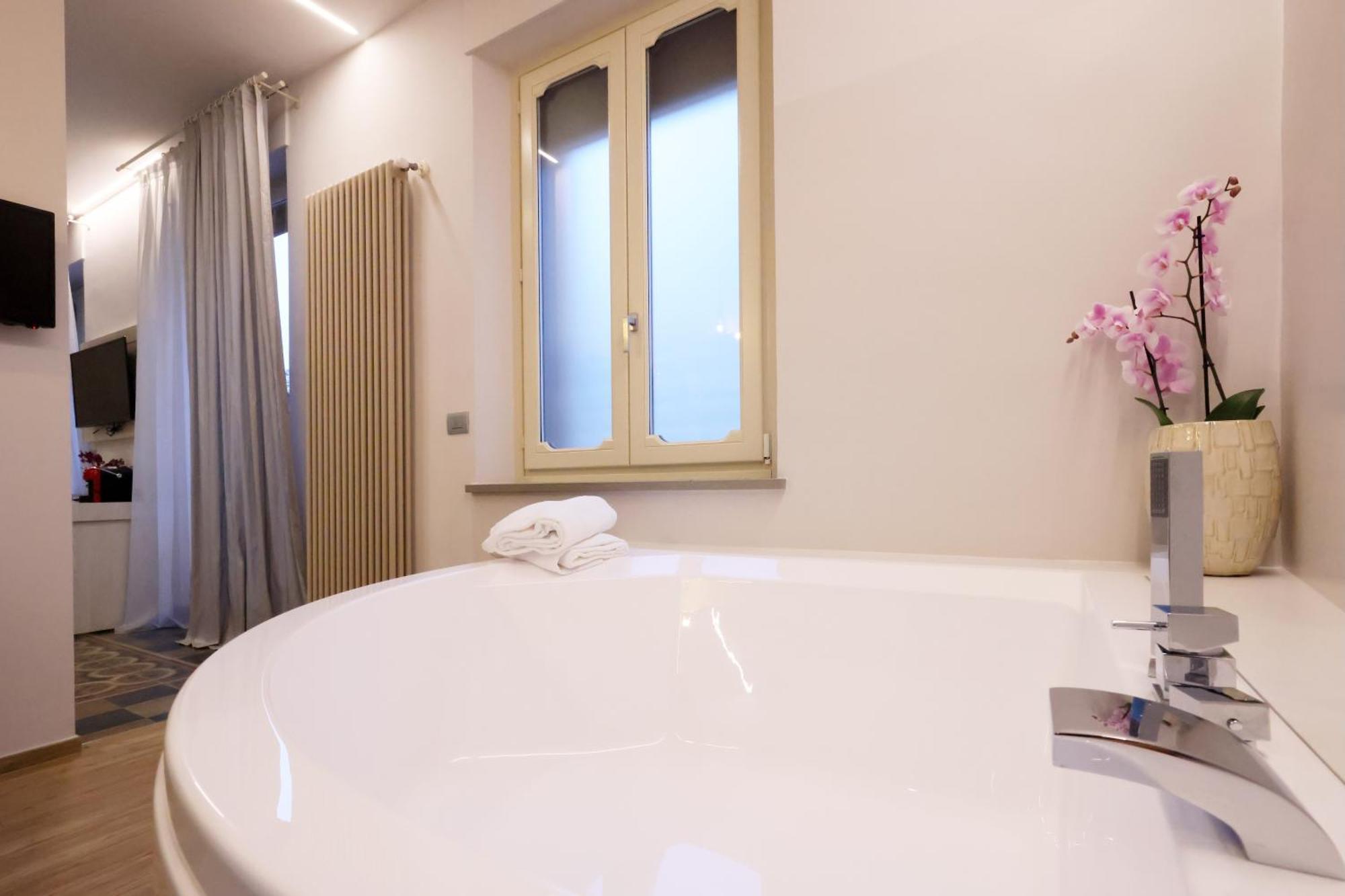 Palazzo Belli Bed & Breakfast Alba  Eksteriør bilde